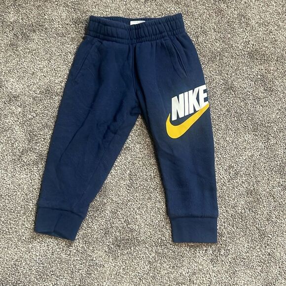 Boys 2T Bundle of 11 - Under Armour, Hurley, jumping Beans, Carter’s, an… - Picture 7 of 14